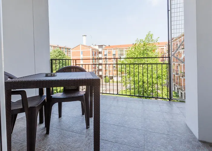 Guesthost - Milano Business Balcony Flat